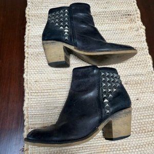 Gently Used Steve Madden Zander Boots, Size 6
